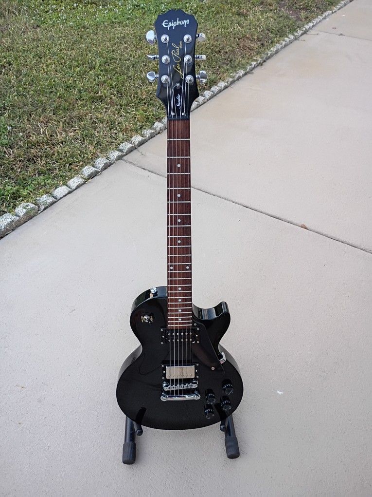 Ebony Les Paul Studio