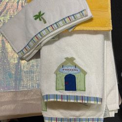 POTTERY BARN BATHROOM TOWELS