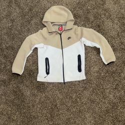 Crème/ tan nike tech size M