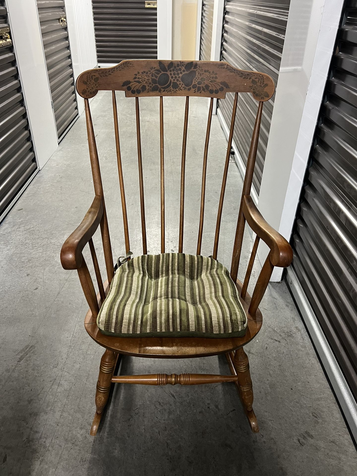 Vintage Wooden Rocking Chair – Spindle Back with Cushion