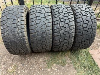 Set of 4 295/55/R20 Cooper Discoverer Rugged Trek Tires in Really Good Condition, tires have alot of thread left DOT is 2024,tires are good nothing wr