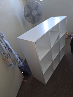 9 cube Book shelf