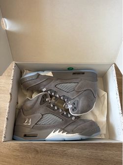 Air jordan 5 wolf grey size 9.5
