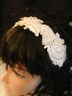Unique Antique Handmade Wedding Swarovski CrystalUnique Crown / Tiara - Sparkly Headpiece - Wedding / Quince