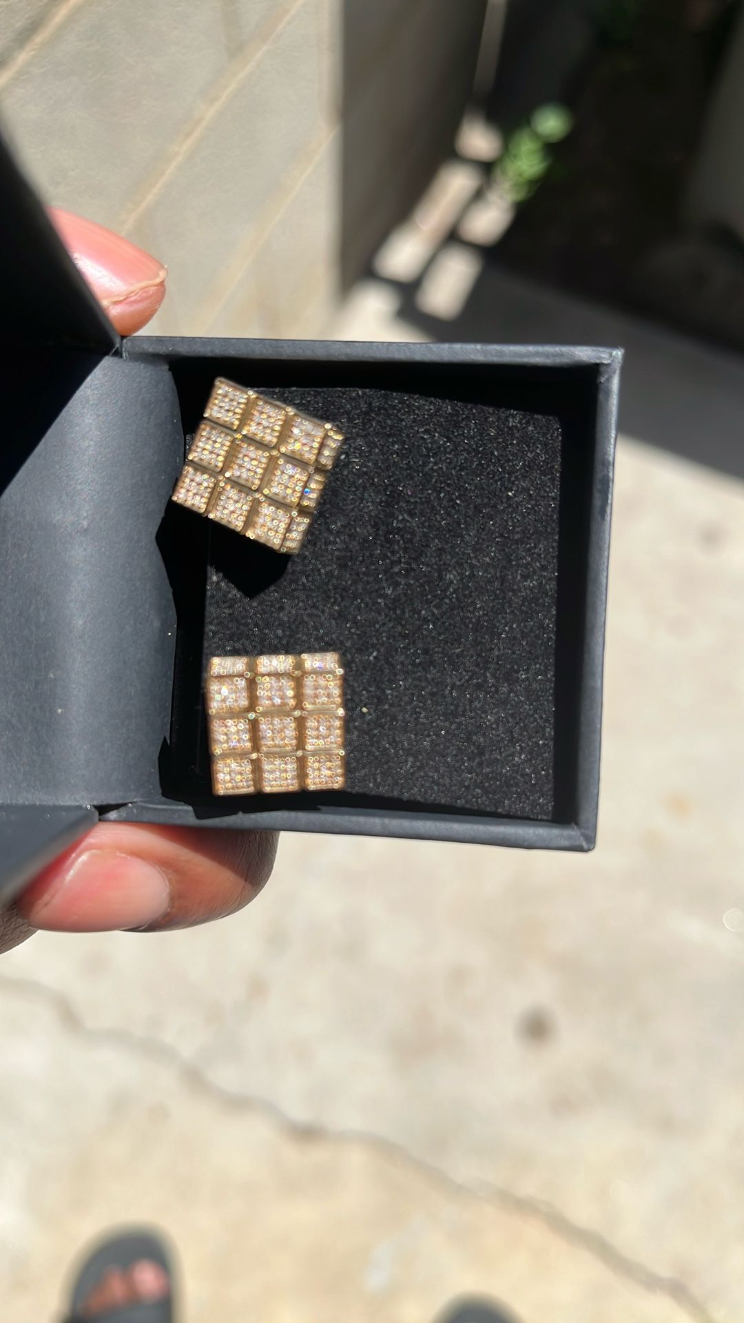 Brand New 1k Diamond Earrings 10k Gold Vvs