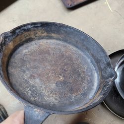 Cast Iron, Pots, Bundle