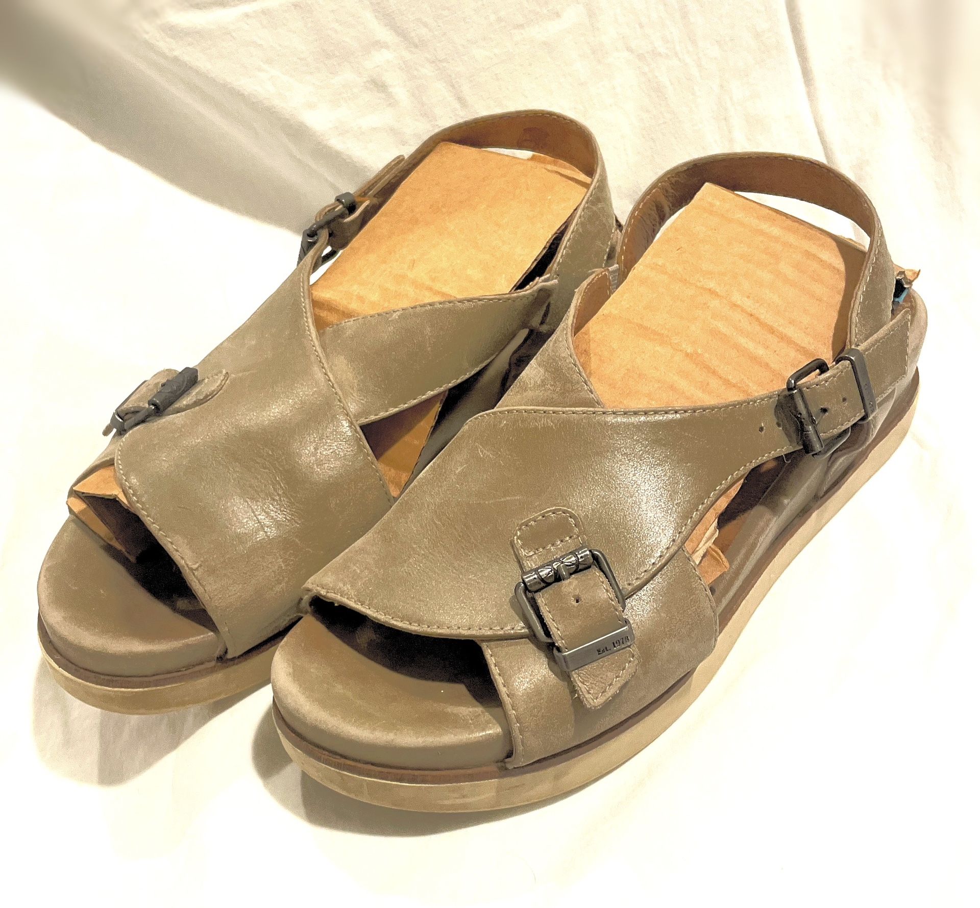 Bussola 9m Taupe Leather Sandals