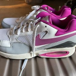 Nike Women’s Tennis Shoes 