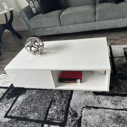 Middle Modern Coffee Table