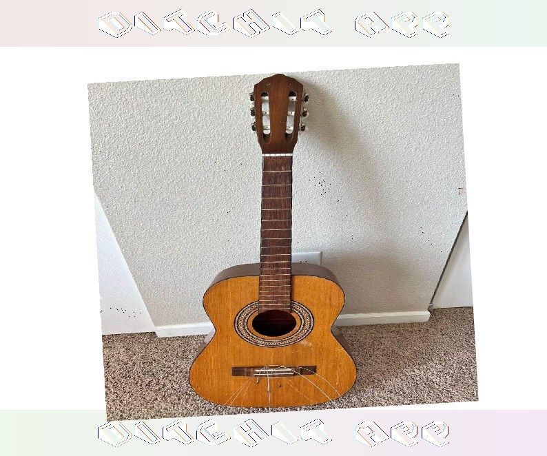 Acoustic Guitar Wonderful Sound and Traditional Build federal type