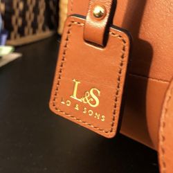 Lo & Sons Claremont camera bag in sienna full-grain leather.