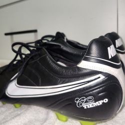 Nike Tiempo Classic  
