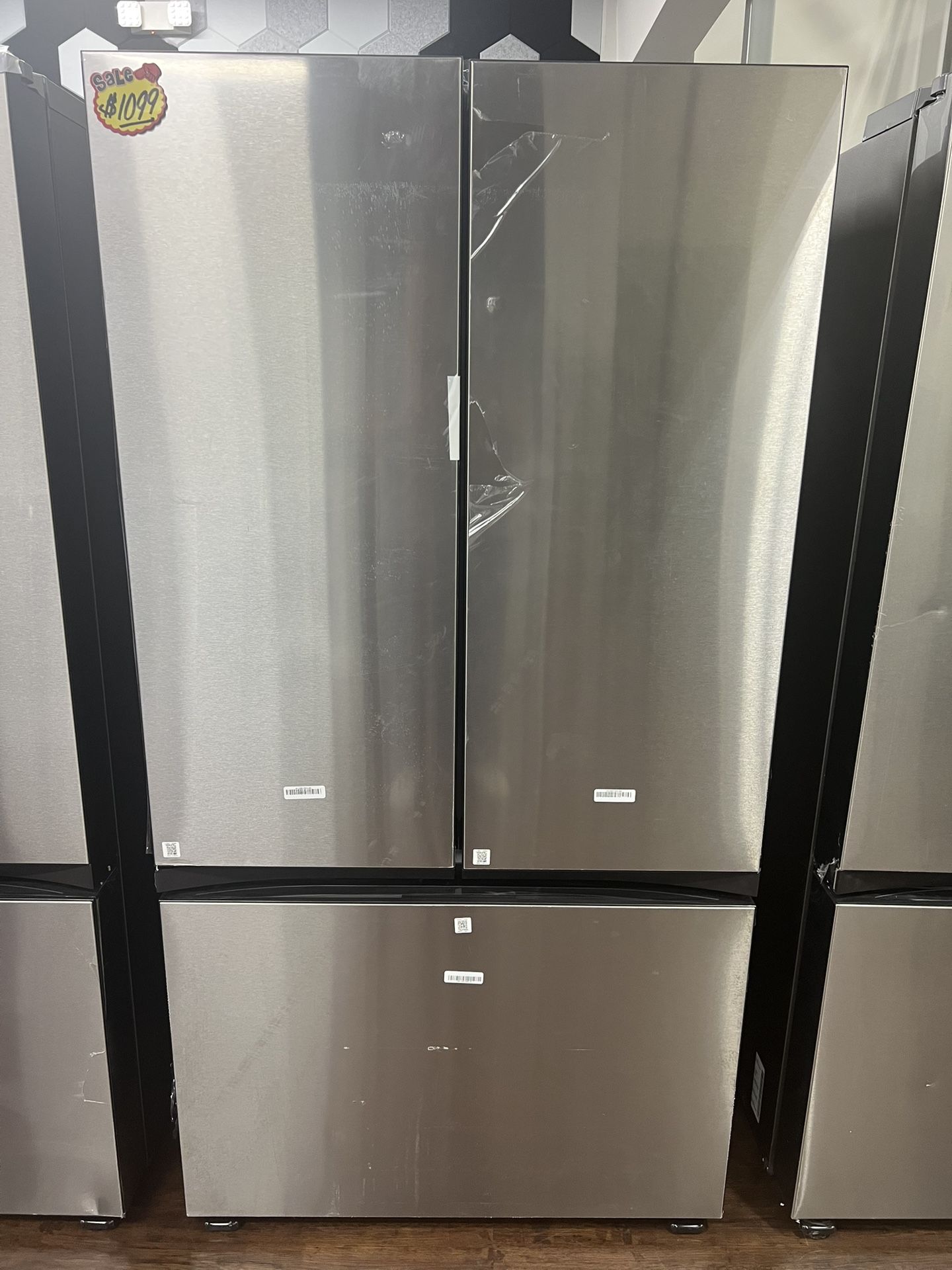 Samsung Bespoke Refrigerator Large 30 cu ft Beverage Center $2000 OFF!