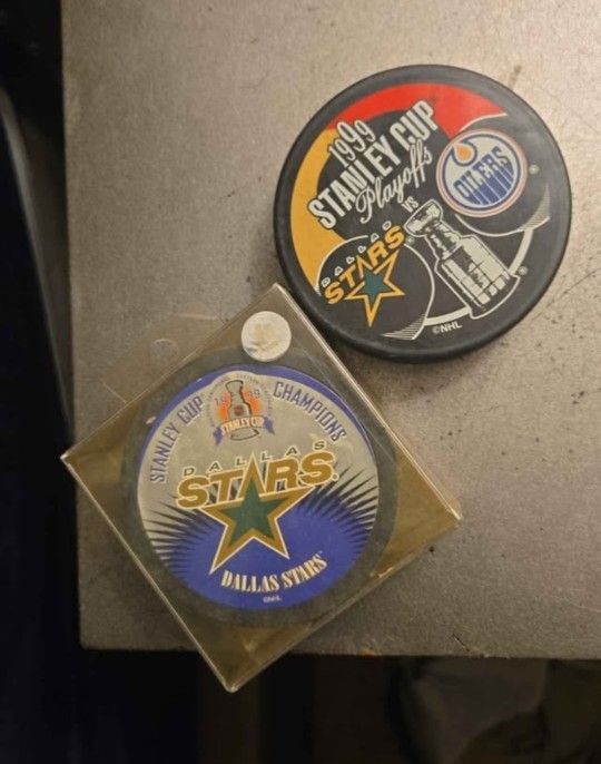 Dallas Stars 1999 Champions Hockey Pucks