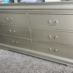 Bed Room Dresser 