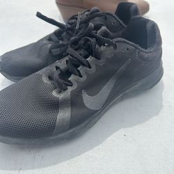Ladies Nike shoes