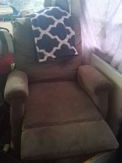 Reclining lift chair