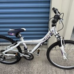 Giant 225 MTX 24” wheels bicycle 