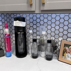 Soda stream And Crockpot/Pressure Cooker Express