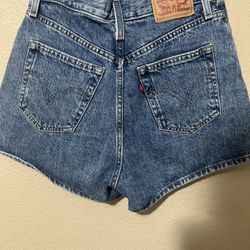 Levi Shorts 