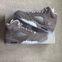 Air Jordan 5 Retro Wolf Grey Size 4.5 Y