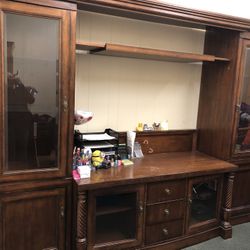 Entertainment center 