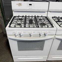 Frigidaire White 5 Burner Range Stove 