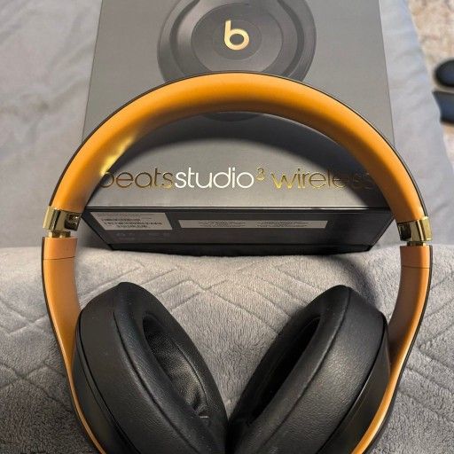 beats by dre studio 3 Wireless Headphones

