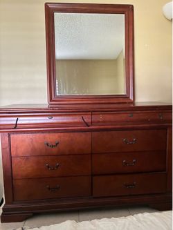 Dresser