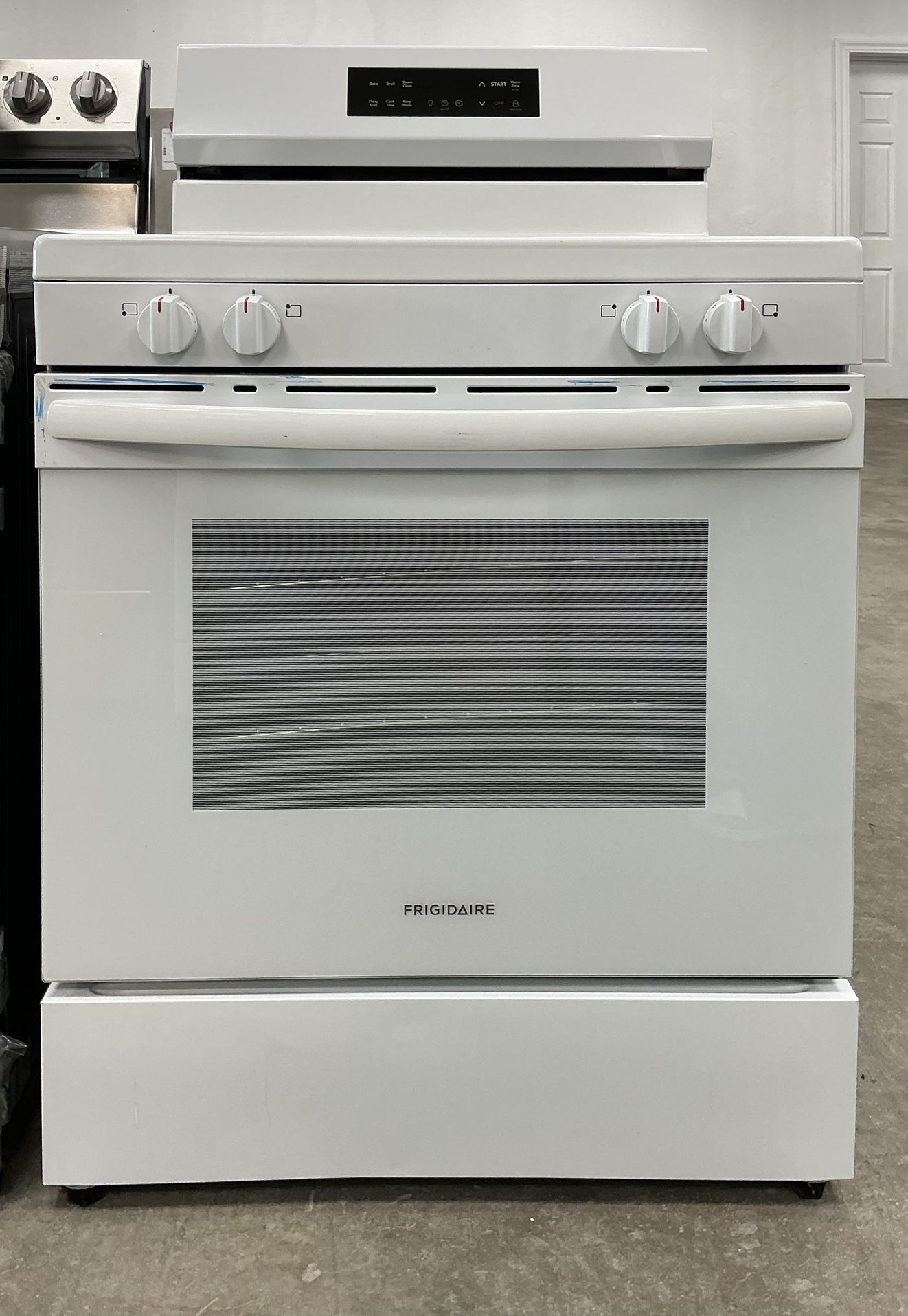 FRIGIDAIRE 30 inch 5 Burner Element Freestanding Electric Range