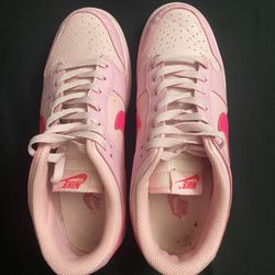 Nike Dunk Lows - Triple Pink