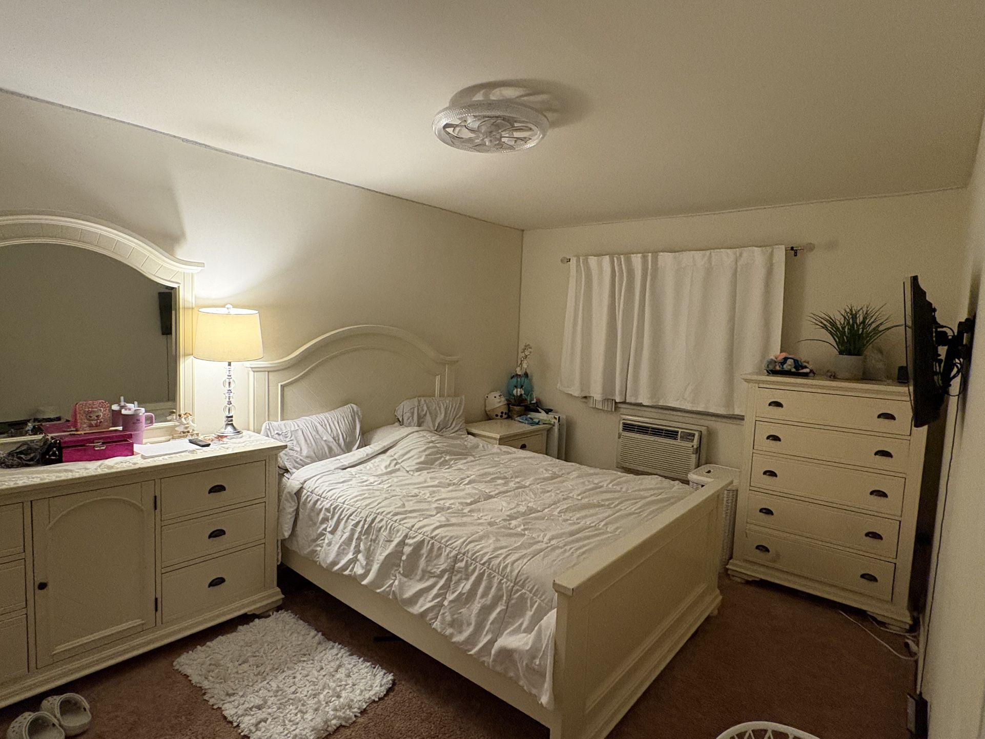 Queen Solid wood bedroom set With dressers, Night stand, Box spring