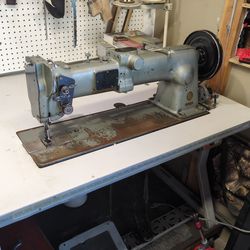 Singer 144 W 204 walking foot upholstery sewing machine