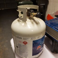 Propane tank With Gauge Level Indicator