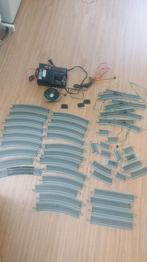 Bachmann Trains Snap-Fit E-Z Track bundle