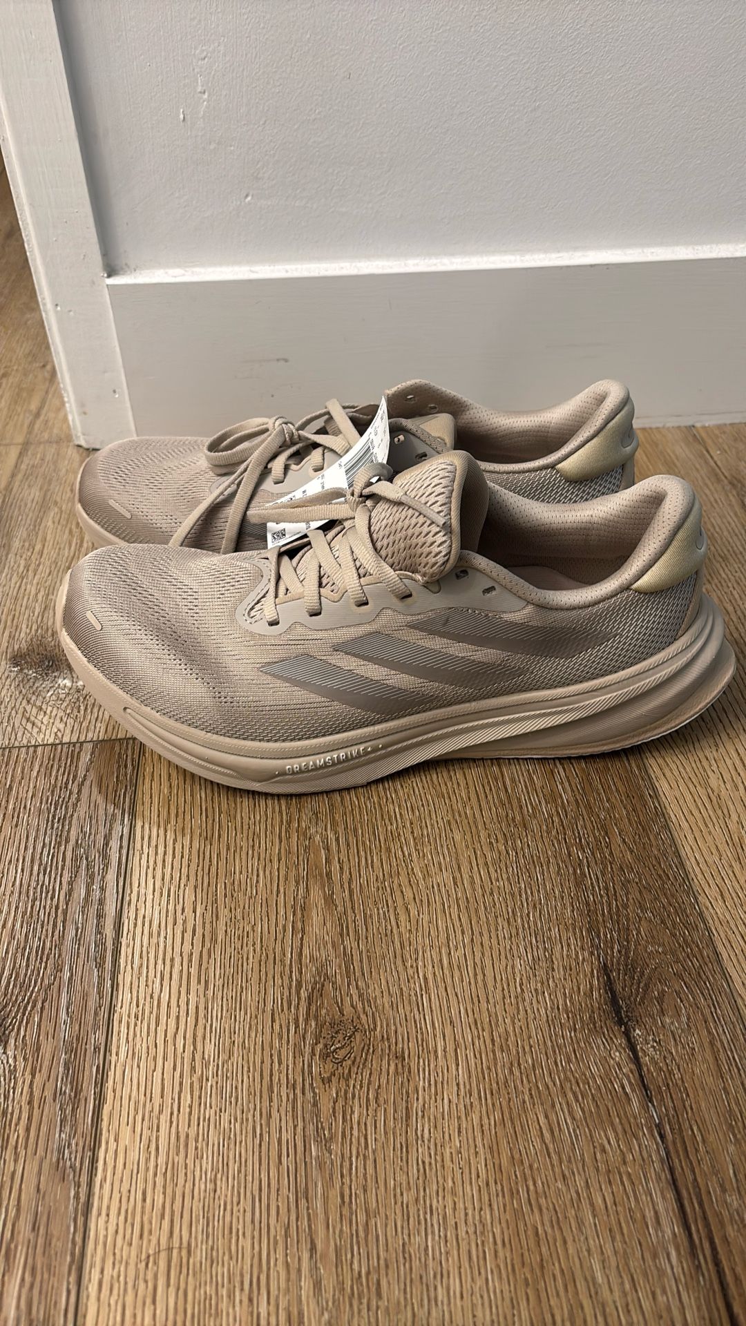 Adidas Supernova , Size 9.5 New Never Use , No Box