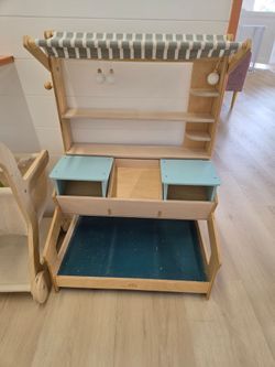 Montessori Farmers Stand