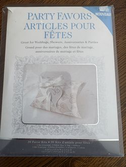 27 Favor Boxes, Silver Heart On White 