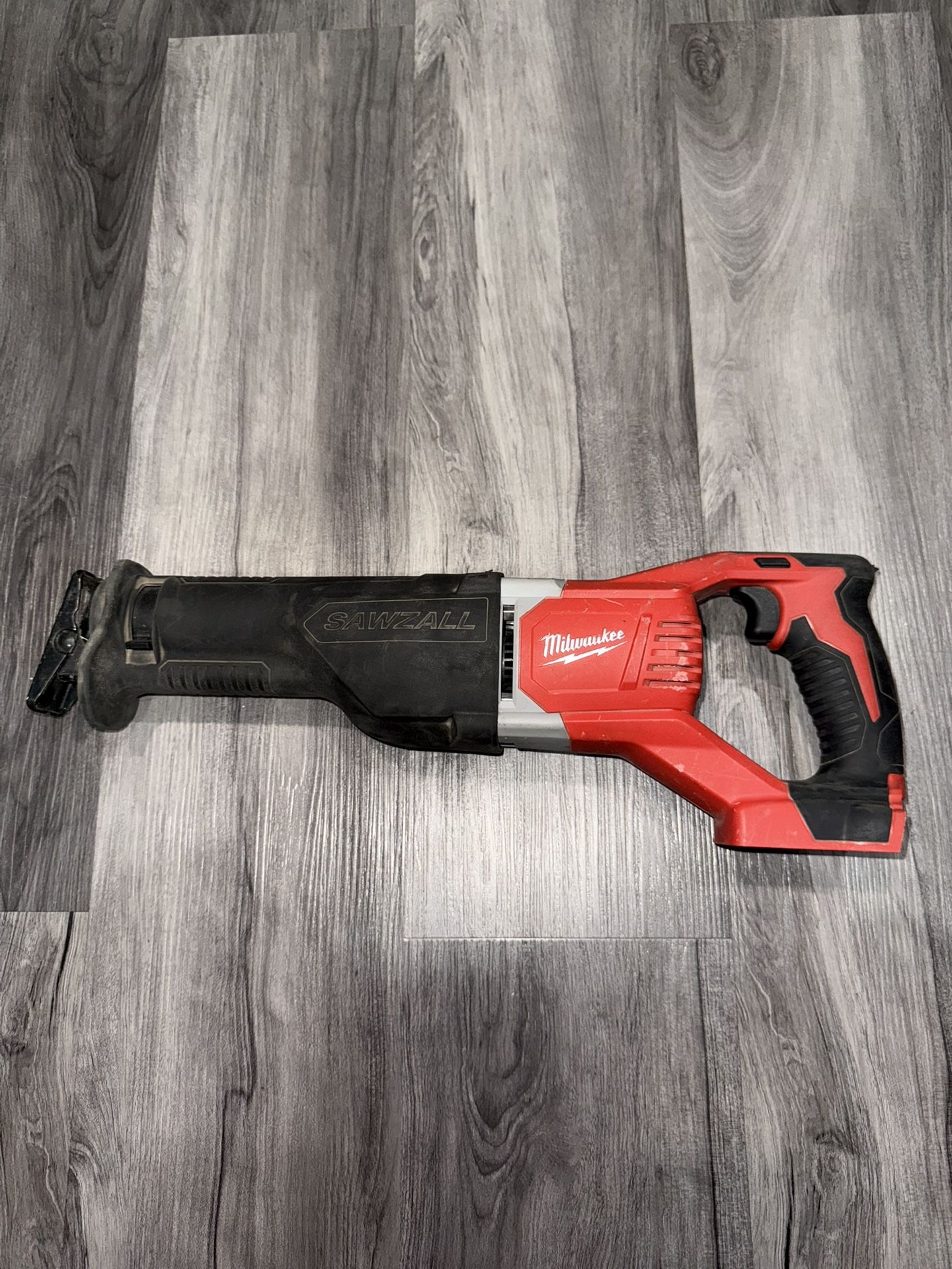 Milwaukee 2621 20 M18 18V Lithium Ion Cordless Sawzall 3,000RPM Reciprocating Saw with Quik Lok Blade Clamp and All Metal Gearbox (Bare Tool) >> Dewal,New Products : American Fashion Style Bags On Sale