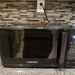 Black microwave 0.7 cu. Ft
