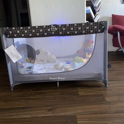 Portable Play Pen/ Crib