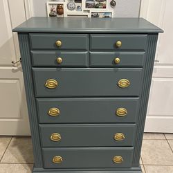 Wood 5 Drawers Dresser🔺W 34” D 18” H 52”🔺