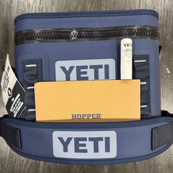New YETI Hopper Flip 8 Portable Soft Cooler Classic Navy Model YHOPFLIP8