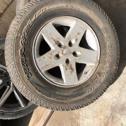 Jeep Wrangler Oem Wheel Tire 