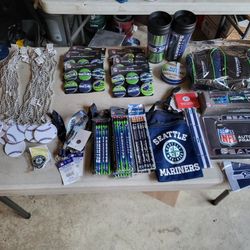 Seattle Seahawks And Mariners Collectables, Necklaces, Buttons, Pencils, Bags, License Plate Cover, Truck, Golf Club Covers,cups, Lanyards