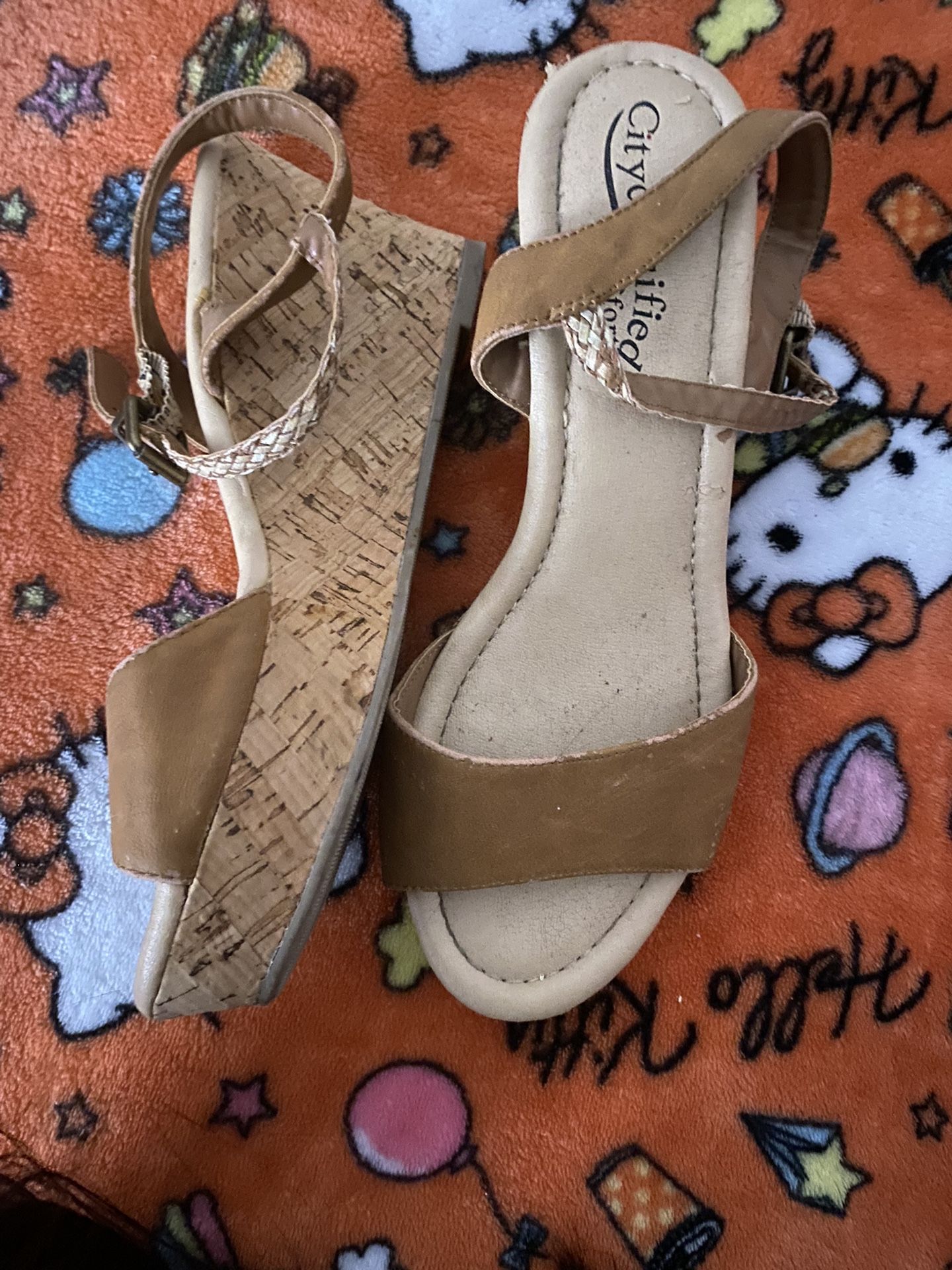 City Classified Wedge Sandals Size 6