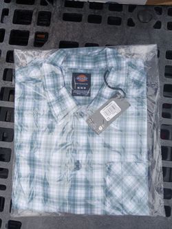 Dickies Skateboarding Plaid Button-Up Shirt Size M