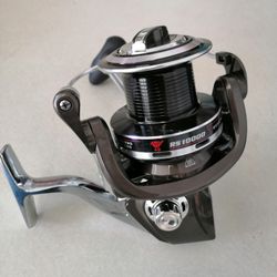 NEW Large fishing reel size 10000