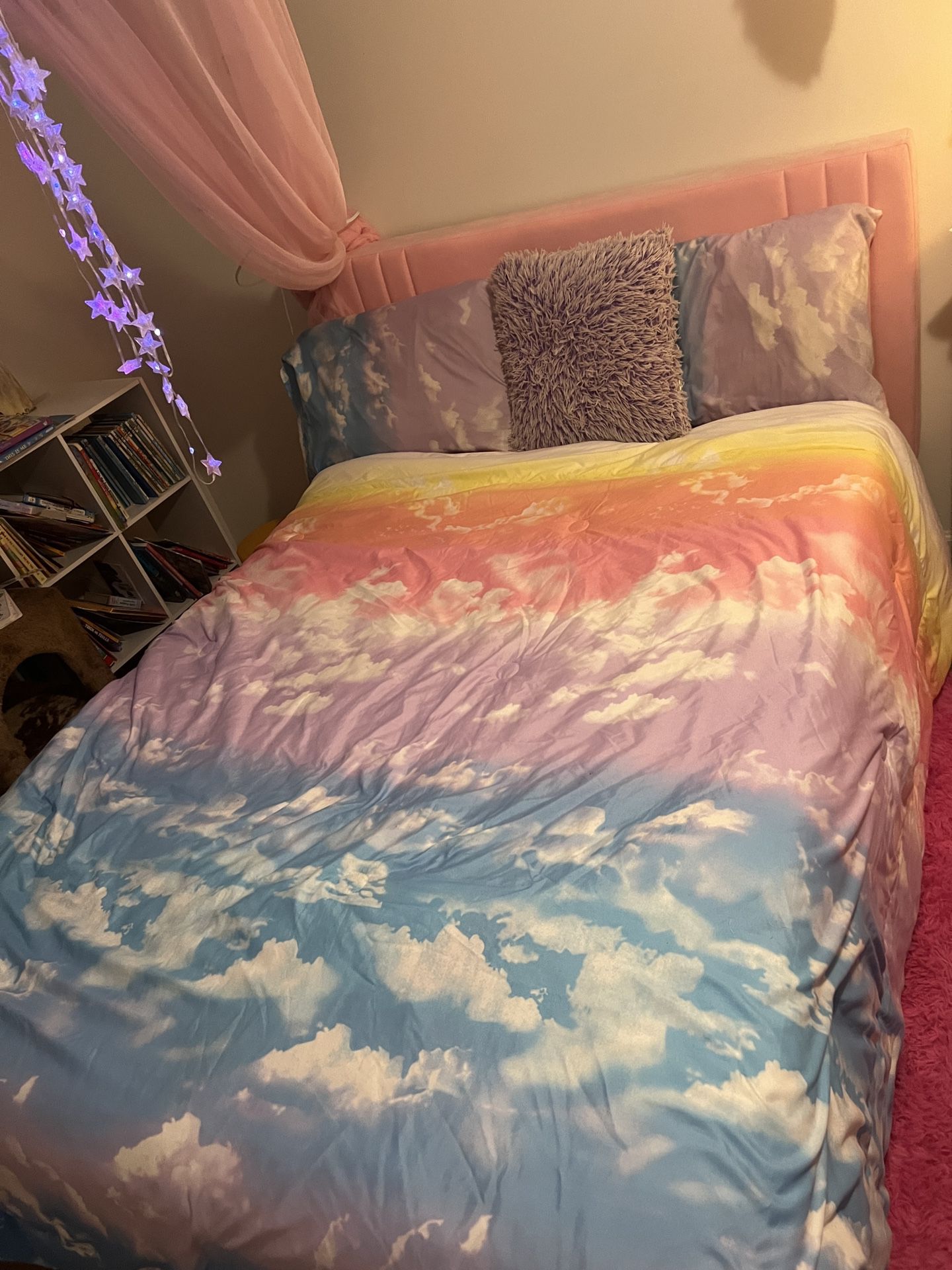 Pink Full Size Bed + Comforter And 2 Pillow Sheets