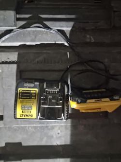 DeWalt Battery Charger DCB112